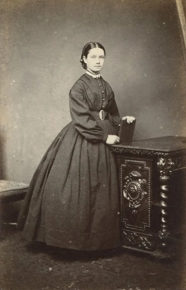 Victorian Girl Fashion 1980s