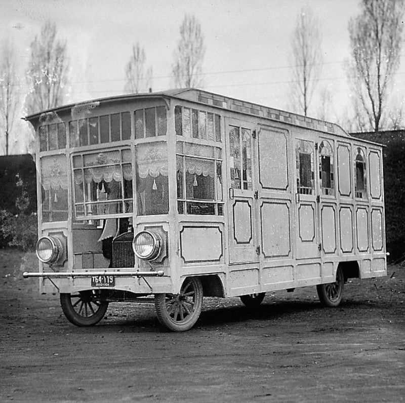 Vintage Wooden Homes on Wheels