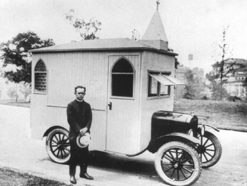 Vintage Wooden Homes on Wheels