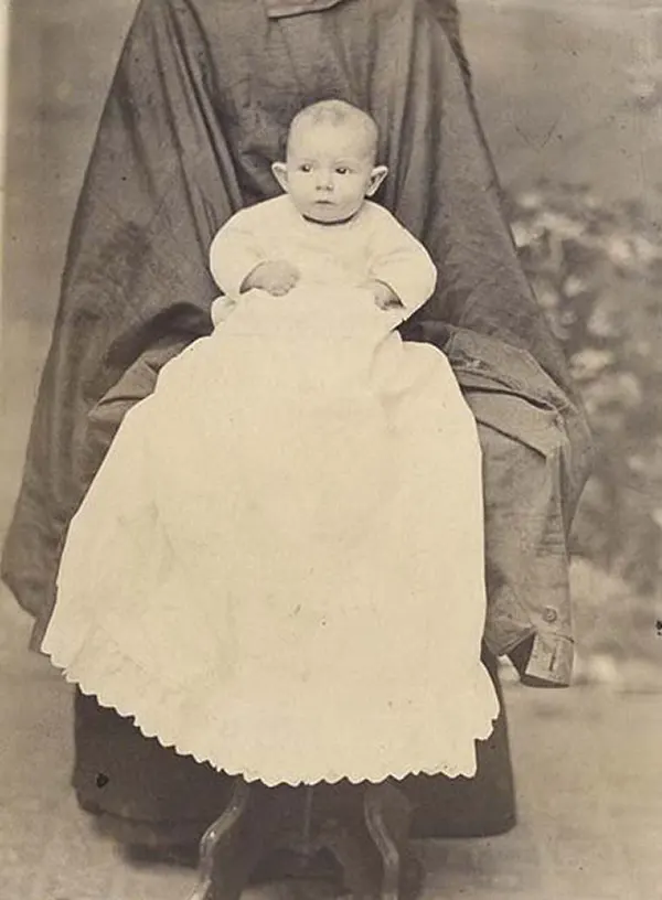 hidden mother photos