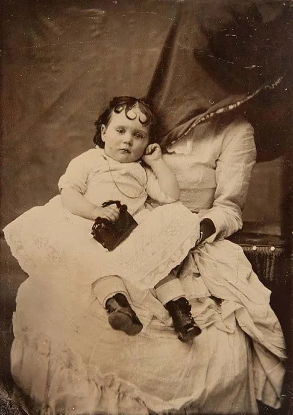 hidden mother photos
