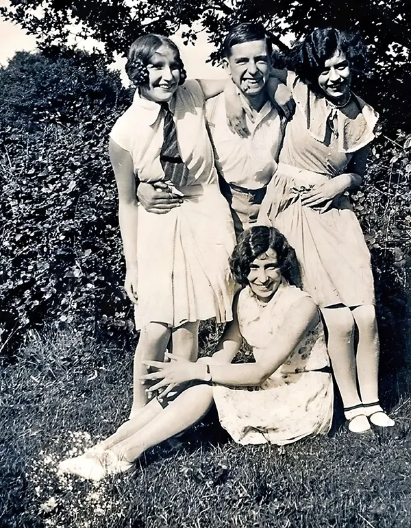 Fashion of 1920s old photos