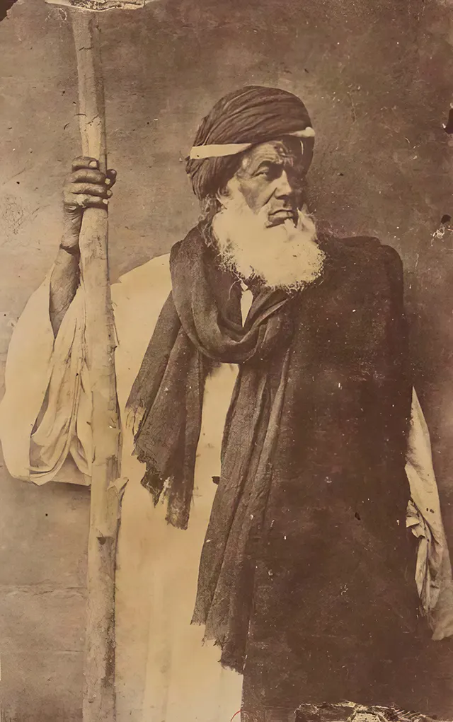 The Faces of 1870s Egypt: Captivating Old Photos by Émile Béchard