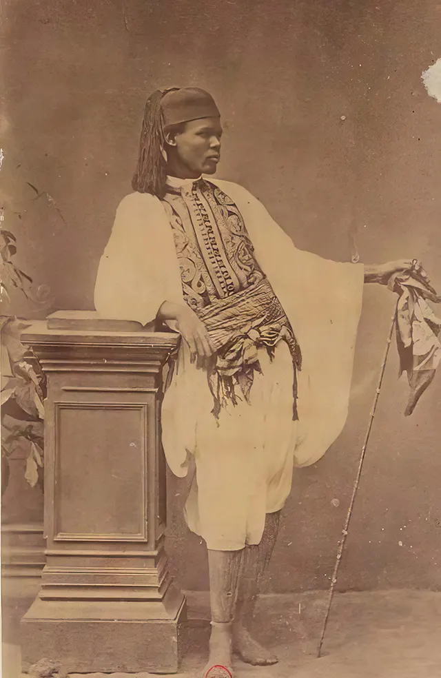 The Faces of 1870s Egypt: Captivating Old Photos by Émile Béchard