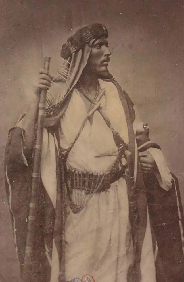 The Faces of 1870s Egypt: Captivating Old Photos by Émile Béchard