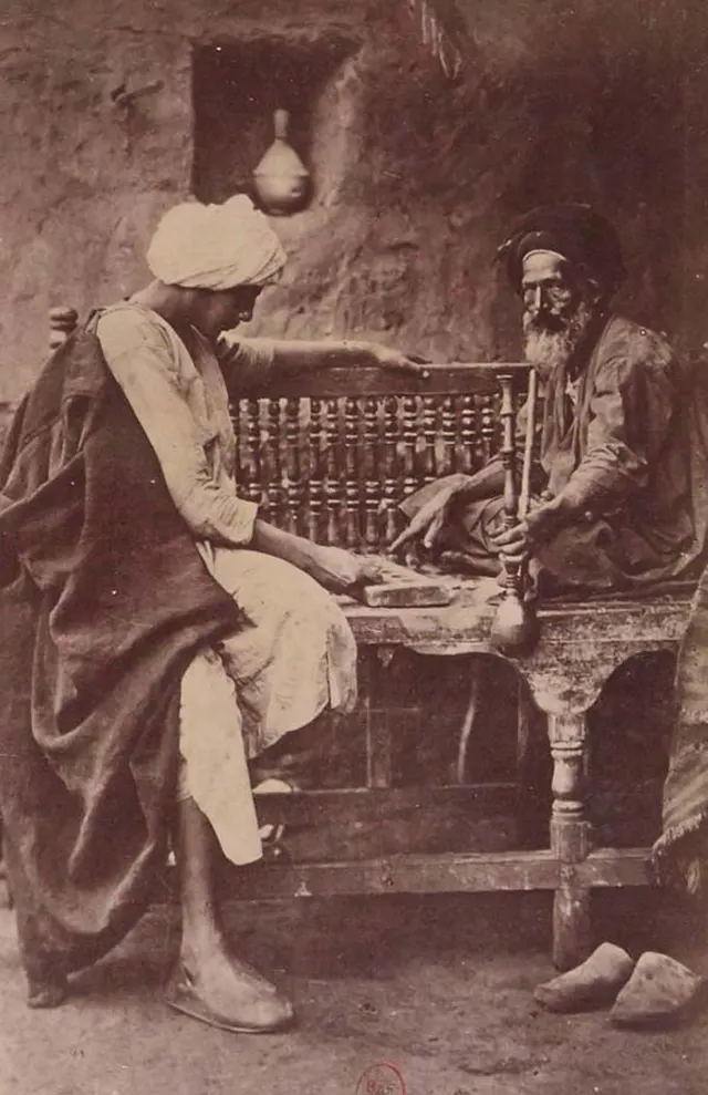 The Faces of 1870s Egypt: Captivating Old Photos by Émile Béchard