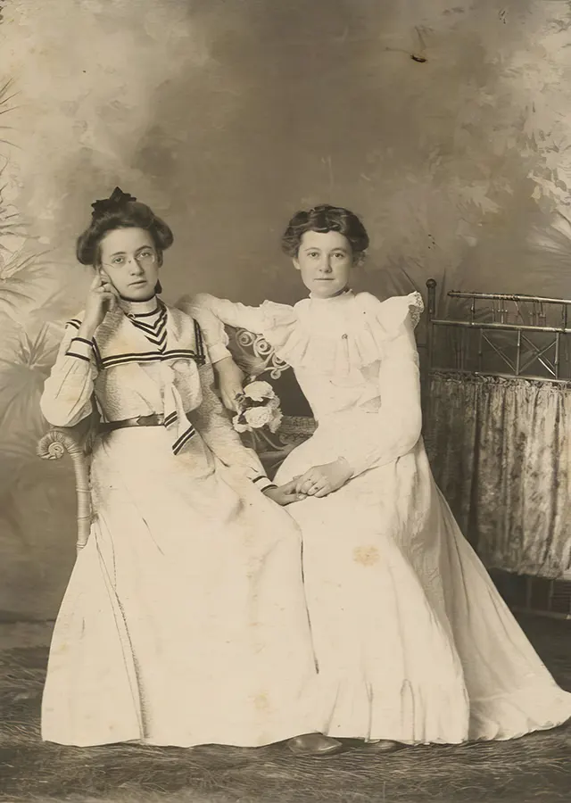 1890s Vintage Glamour of Women's Fashion