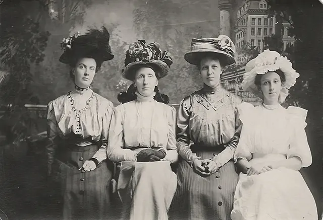 1890s Vintage Glamour of Women's Fashion