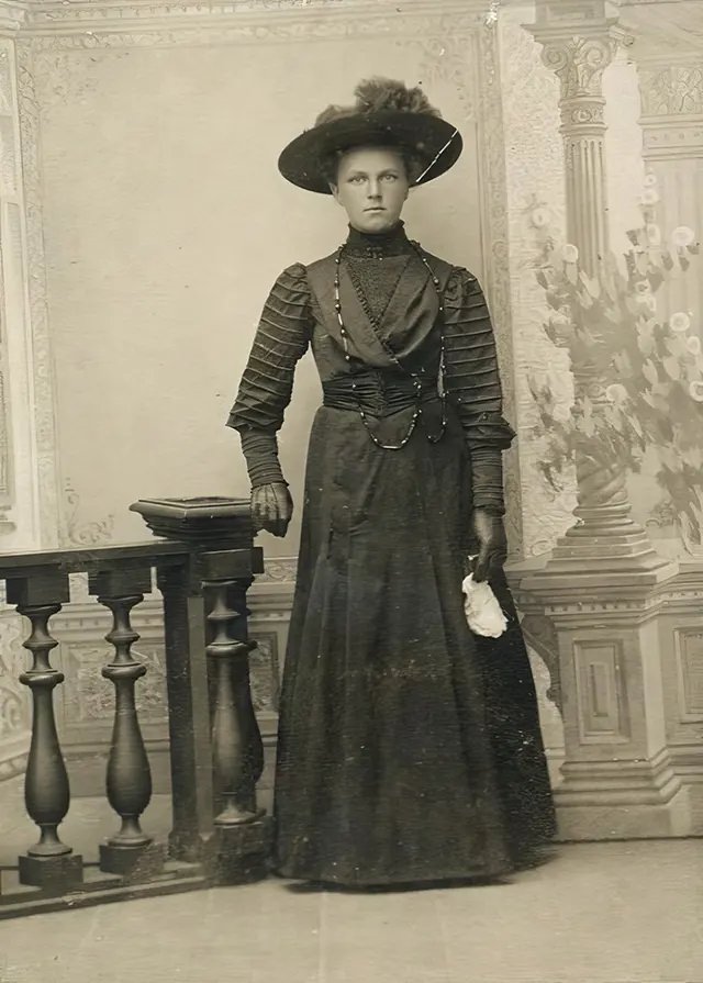 1890s Vintage Glamour of Women's Fashion