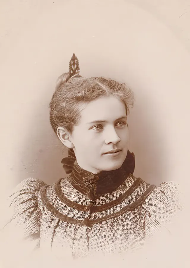 1890s Vintage Glamour of Women's Fashion
