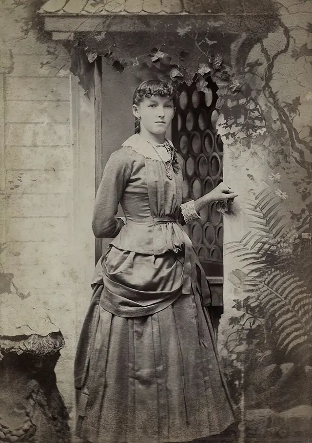 1890s Vintage Glamour of Women's Fashion