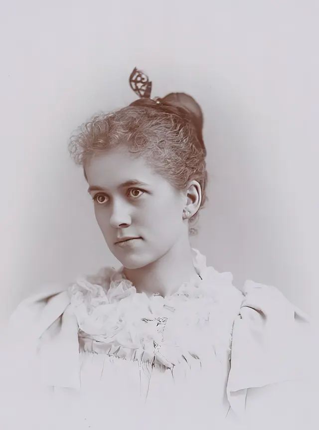 1890s Vintage Glamour of Women's Fashion