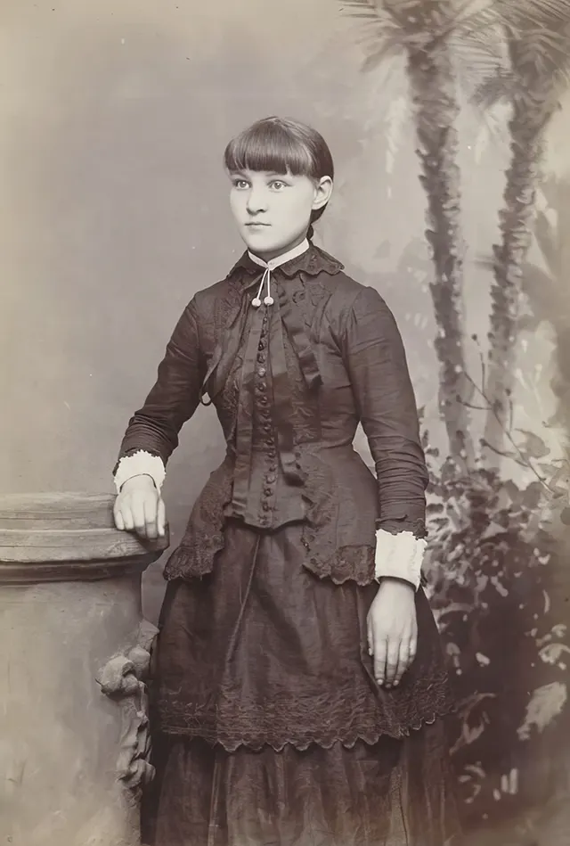 1890s Vintage Glamour of Women's Fashion