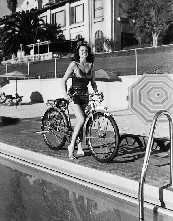 Hottest Most Grooviest Photos From the Past