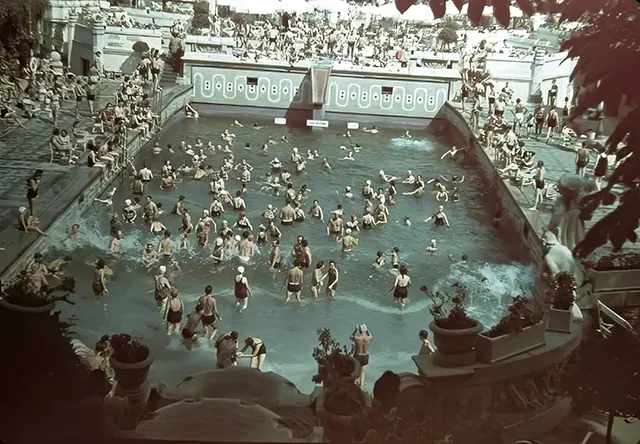 Fascinating Color Photographs Portray Everyday Life in Budapest Between 1939 and 1944