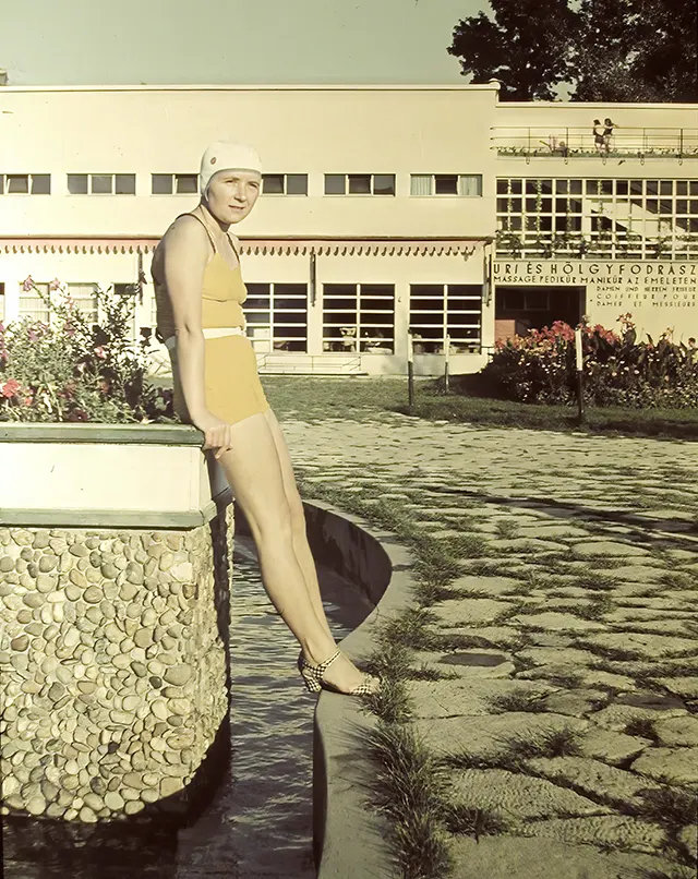 Fascinating Color Photographs Portray Everyday Life in Budapest Between 1939 and 1944