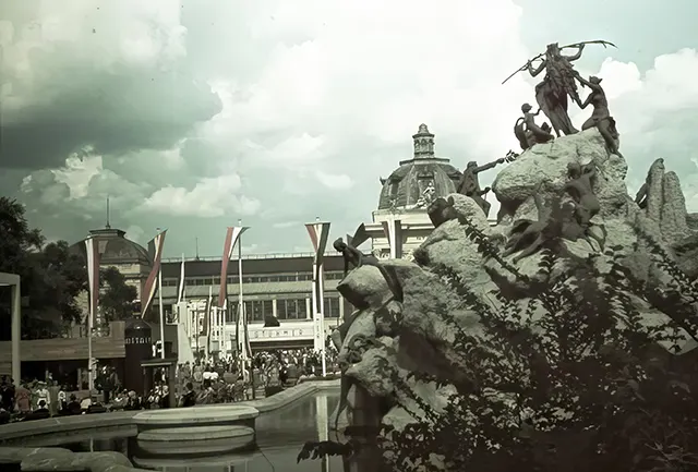 Fascinating Color Photographs Portray Everyday Life in Budapest Between 1939 and 1944