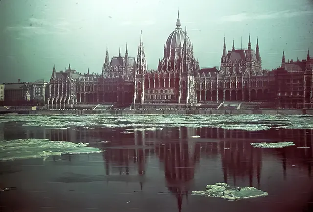 Fascinating Color Photographs Portray Everyday Life in Budapest Between 1939 and 1944