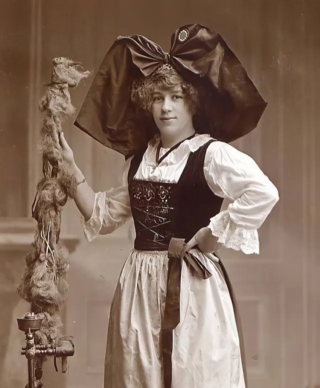 Vintage Photos of Alsace's Schlupfkapp