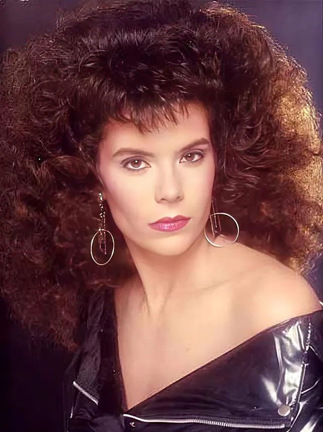 Hilarious Studio Portraits from the 1980s and 1990s