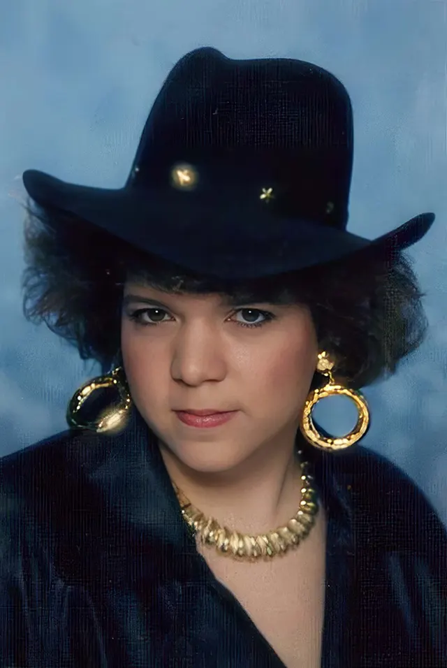 Hilarious Studio Portraits from the 1980s and 1990s