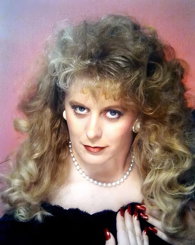 Hilarious Studio Portraits from the 1980s and 1990s