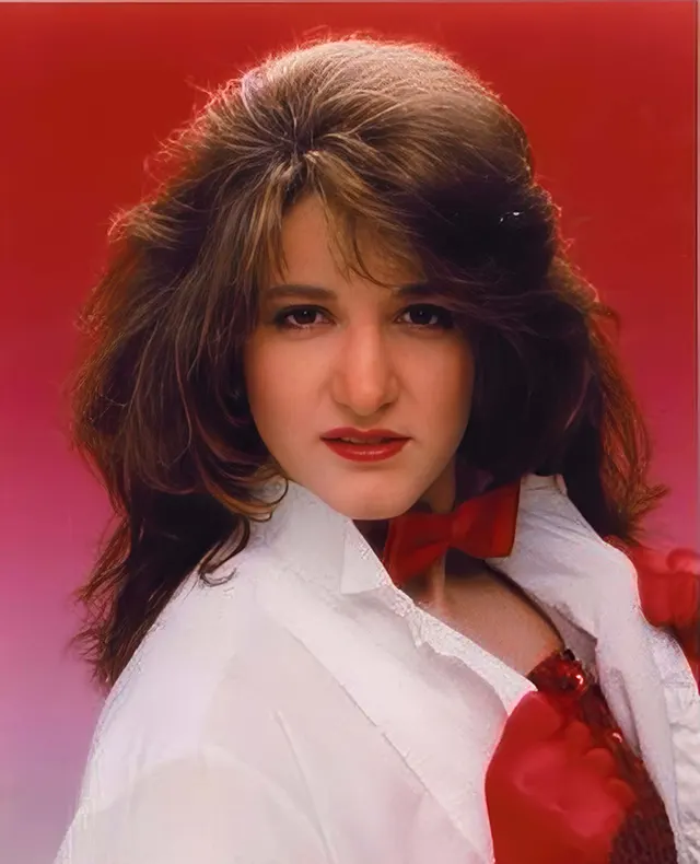 Hilarious Studio Portraits from the 1980s and 1990s