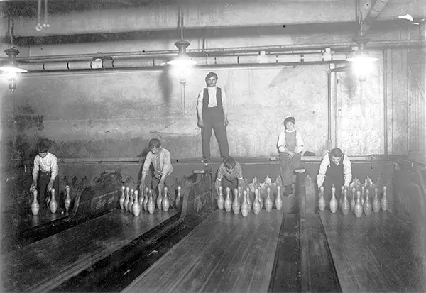 Obsolete Jobs: Forgotten Occupations That No Longer Exist Today