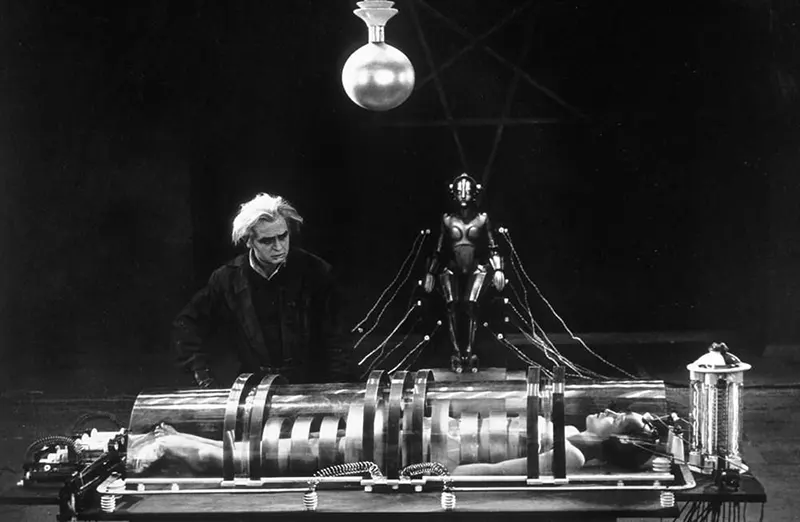 Behind the Scenes of Metropolis (1927)