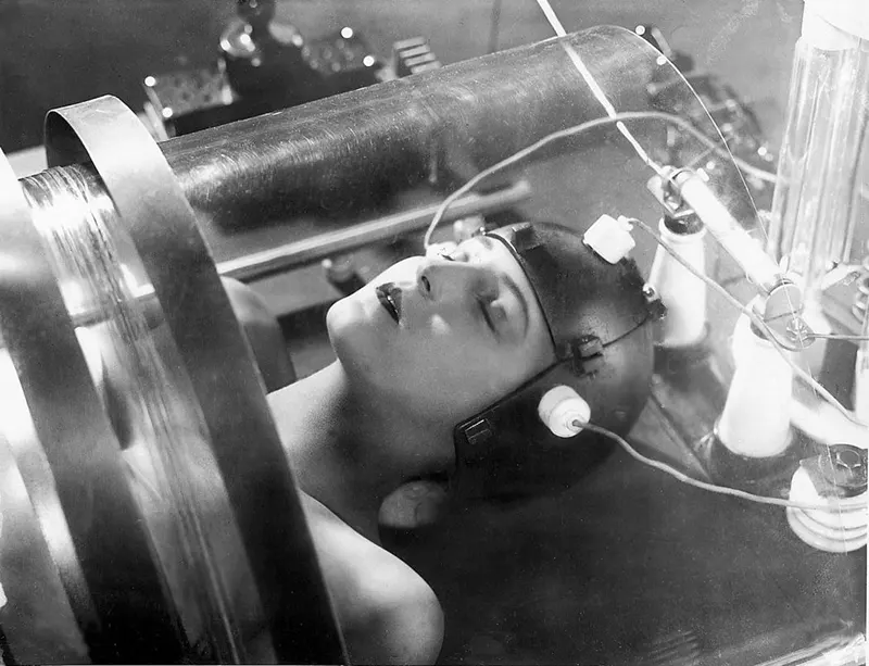 Behind the Scenes of Metropolis (1927)