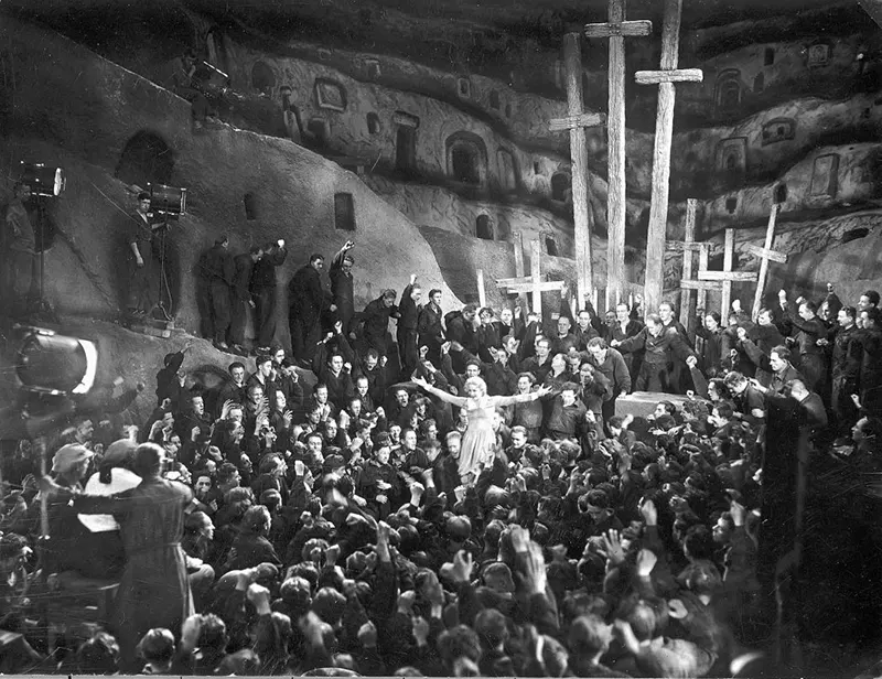 Behind the Scenes of Metropolis (1927)