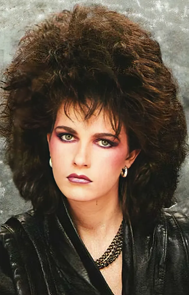 Big Hair Fashion for Women in the 1980s 