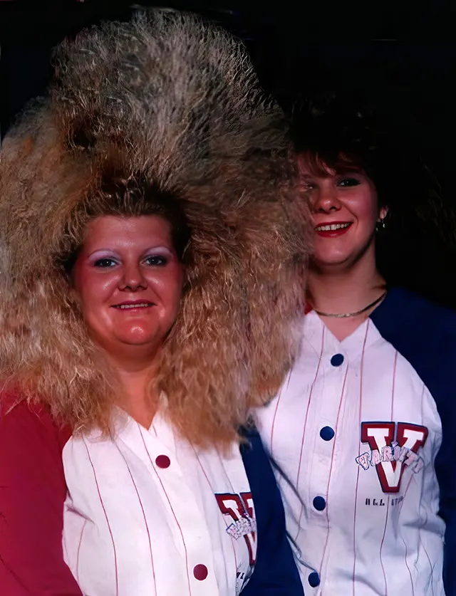 Big Hair Fashion for Women in the 1980s 