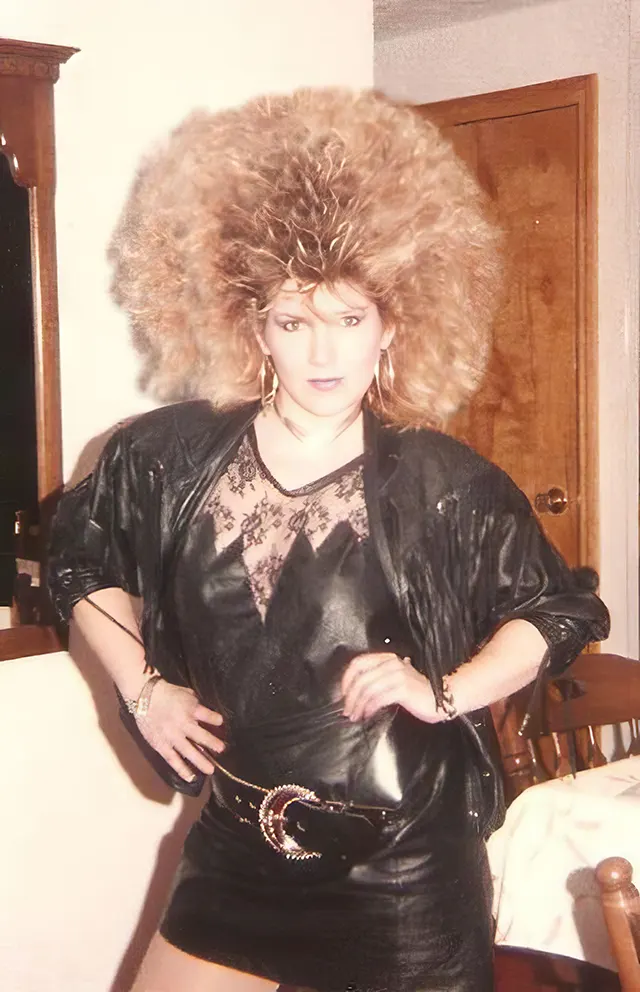 Big Hair Fashion for Women in the 1980s 