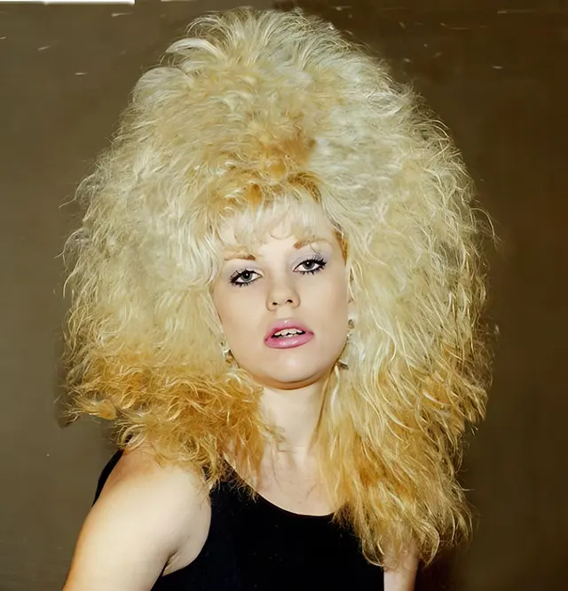 Big Hair Fashion for Women in the 1980s 