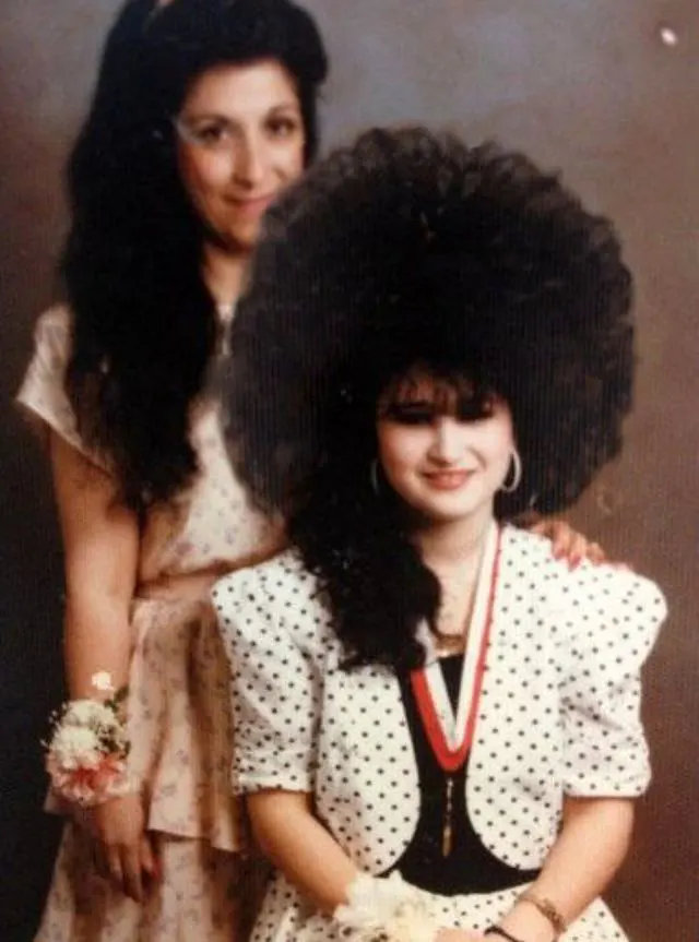 Big Hair Fashion for Women in the 1980s 