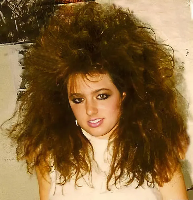 Big Hair Fashion for Women in the 1980s 