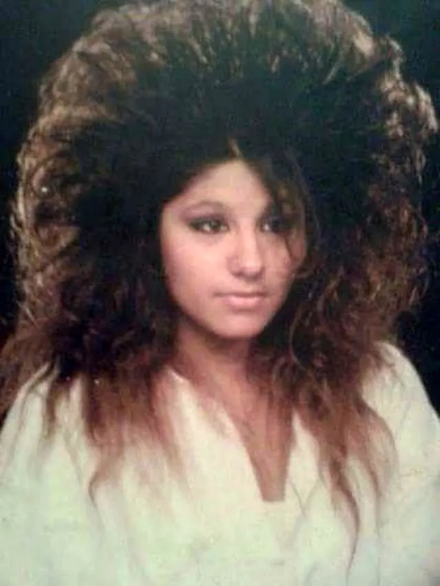 Big Hair Fashion for Women in the 1980s 