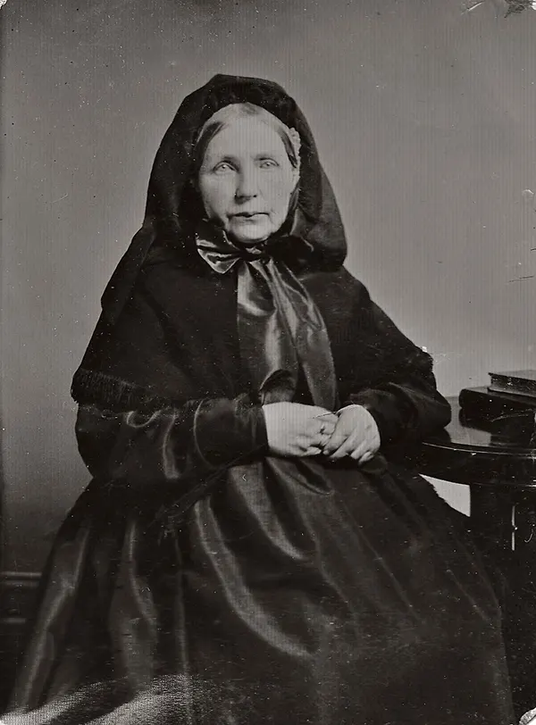 Victorian Widows in Mourning Old Photos