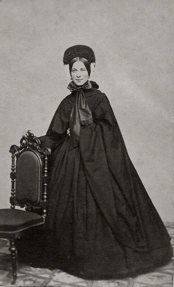 Victorian Widows in Mourning Old Photos
