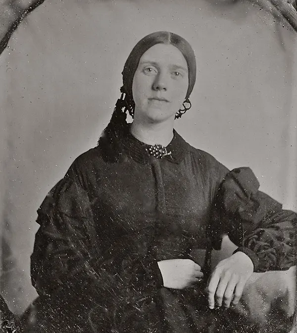 Victorian Widows in Mourning Old Photos