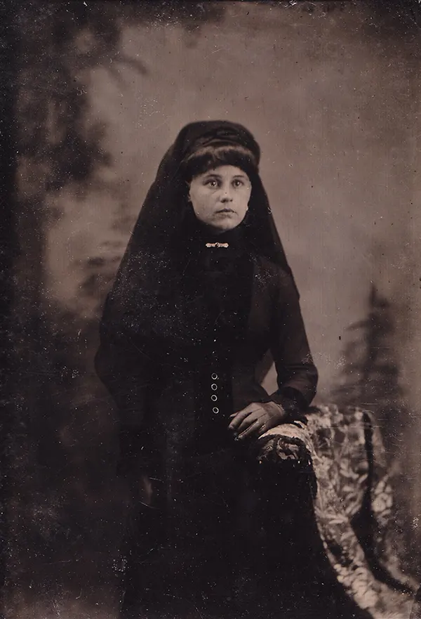 Victorian Widows in Mourning Old Photos