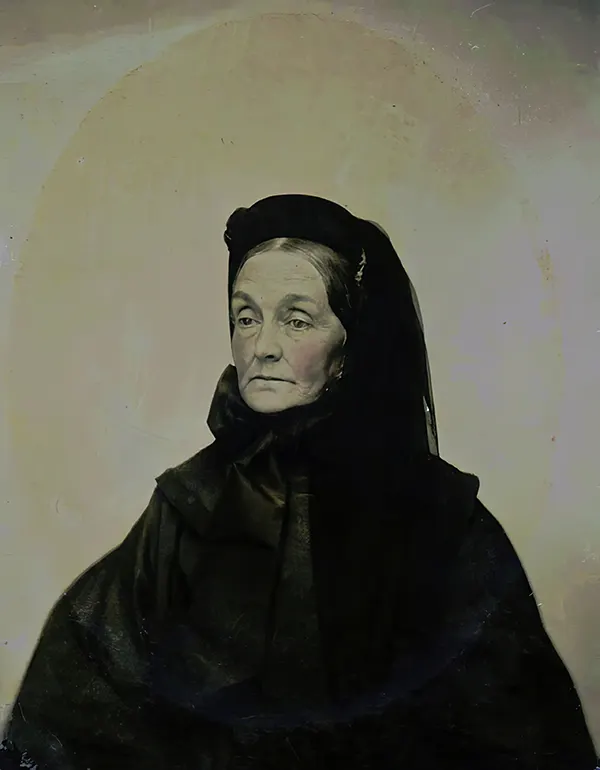 Victorian Widows in Mourning Old Photos