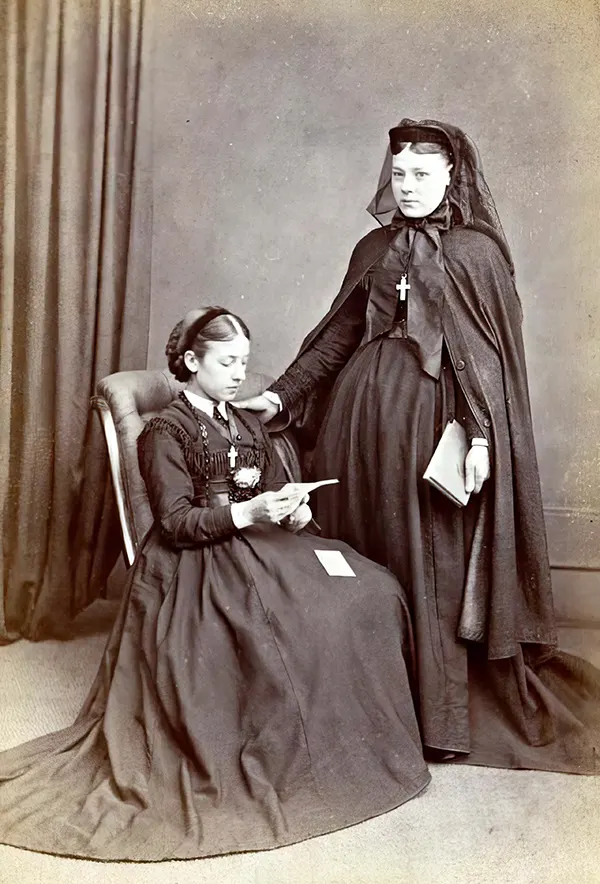 Victorian Widows in Mourning Old Photos