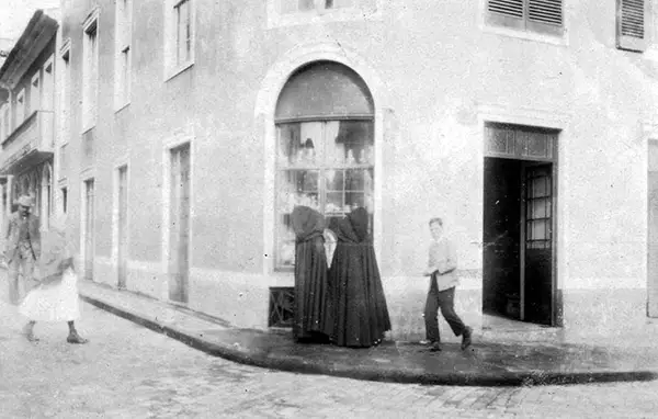 Azores Island Hood Garment Vintage Photos