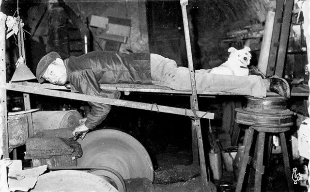 Yellow Bellies Knife Grinders of France Old Photos