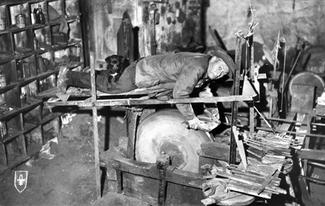 Yellow Bellies Knife Grinders of France Old Photos