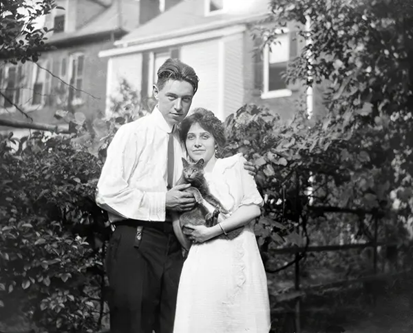Adorable Photos of People and Their Cats from the early 20th century