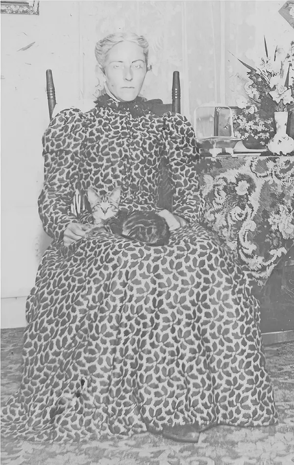 Adorable Photos of People and Their Cats from the early 20th century