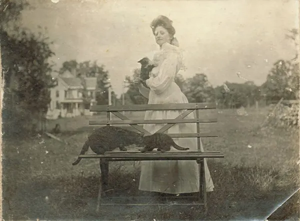 Adorable Photos of People and Their Cats from the early 20th century